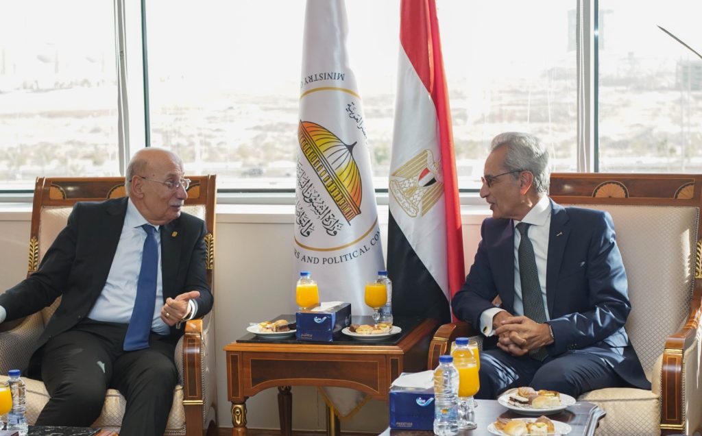 محطة مصر نيوز - رئيس مجلس القضاء الأعلى يهنئ وزير شئون المجالس النيابية بتولي منصبه الجديد