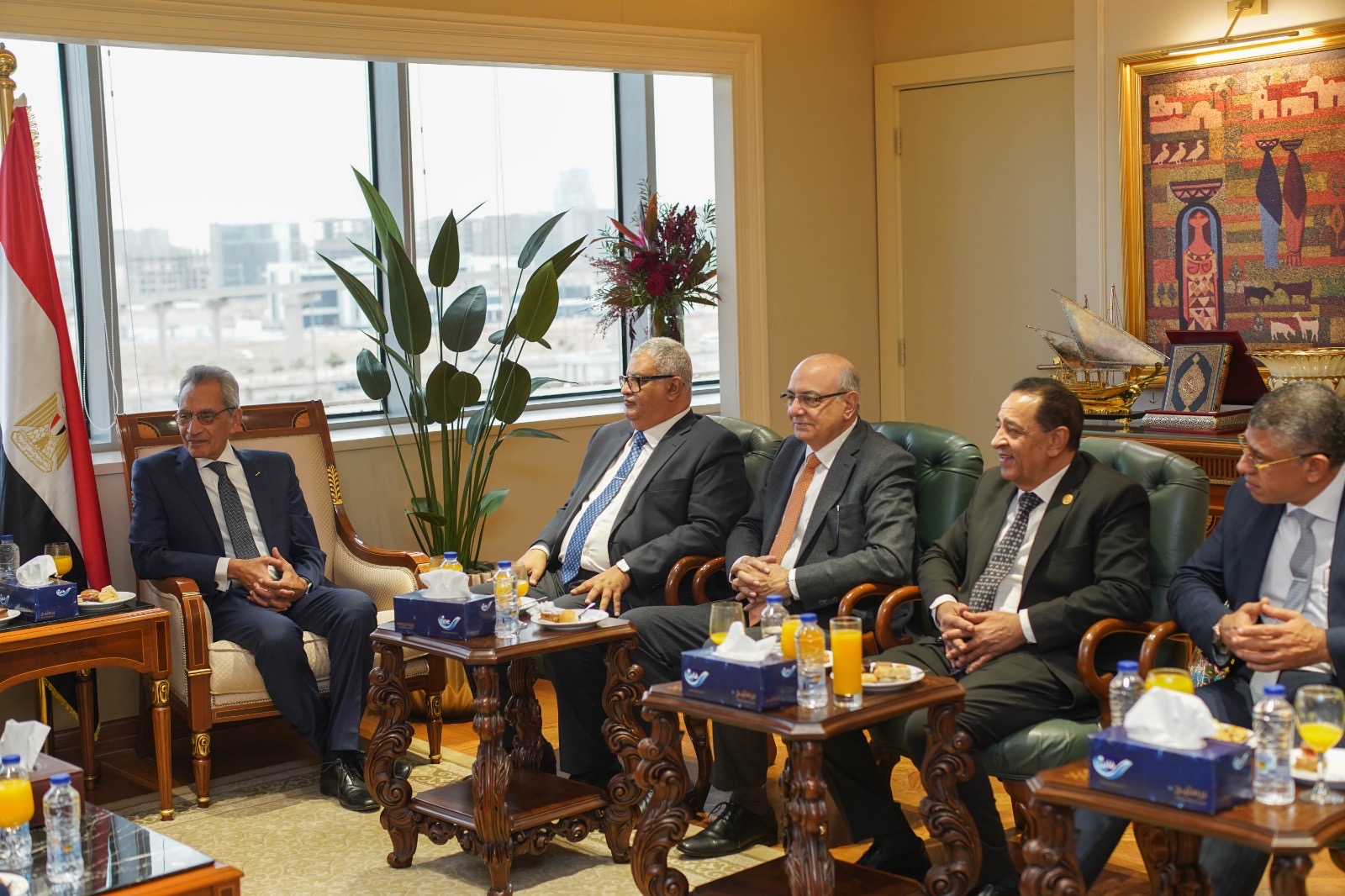 محطة مصر نيوز - رئيس مجلس القضاء الأعلى يهنئ وزير شئون المجالس النيابية بتولي منصبه الجديد