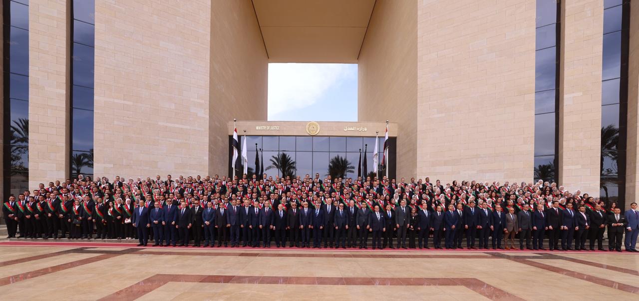 أخبار مصر والعالم لحظة بلحظة - أعضاء النيابة الإدارية وقضايا الدولة الجُدد يؤدون اليمين القانونية أمام وزير العدل