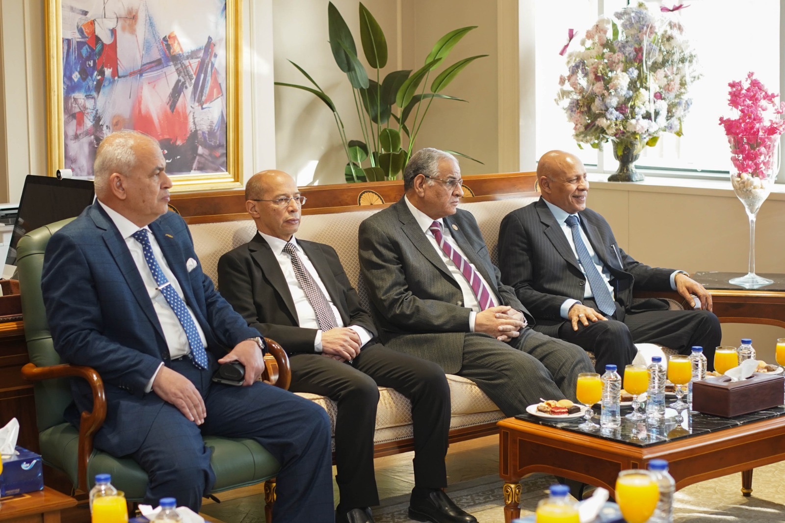 محطة مصر نيوز - رئيس مجلس القضاء الأعلى يهنئ وزير شئون المجالس النيابية بتولي منصبه الجديد