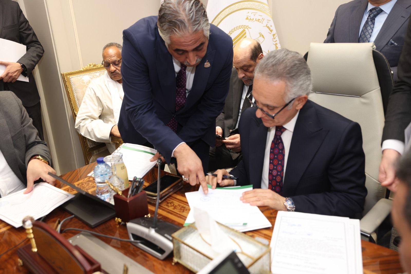 محطة مصر نيوز - المستشار محمود الشريف وزير العدل يلتقي عدداً من أعضاء مجلسي النواب والشيوخ