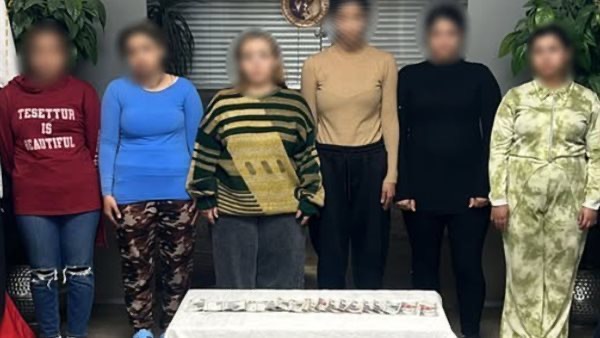 مارسن الرذيلة داخل السيارات.. التحقيق مع 6 فتيات ليل بالتجمع الأول أخبار مصر - مارسن الرذيلة داخل السيارات.. التحقيق مع 6 فتيات ليل بالتجمع الأول