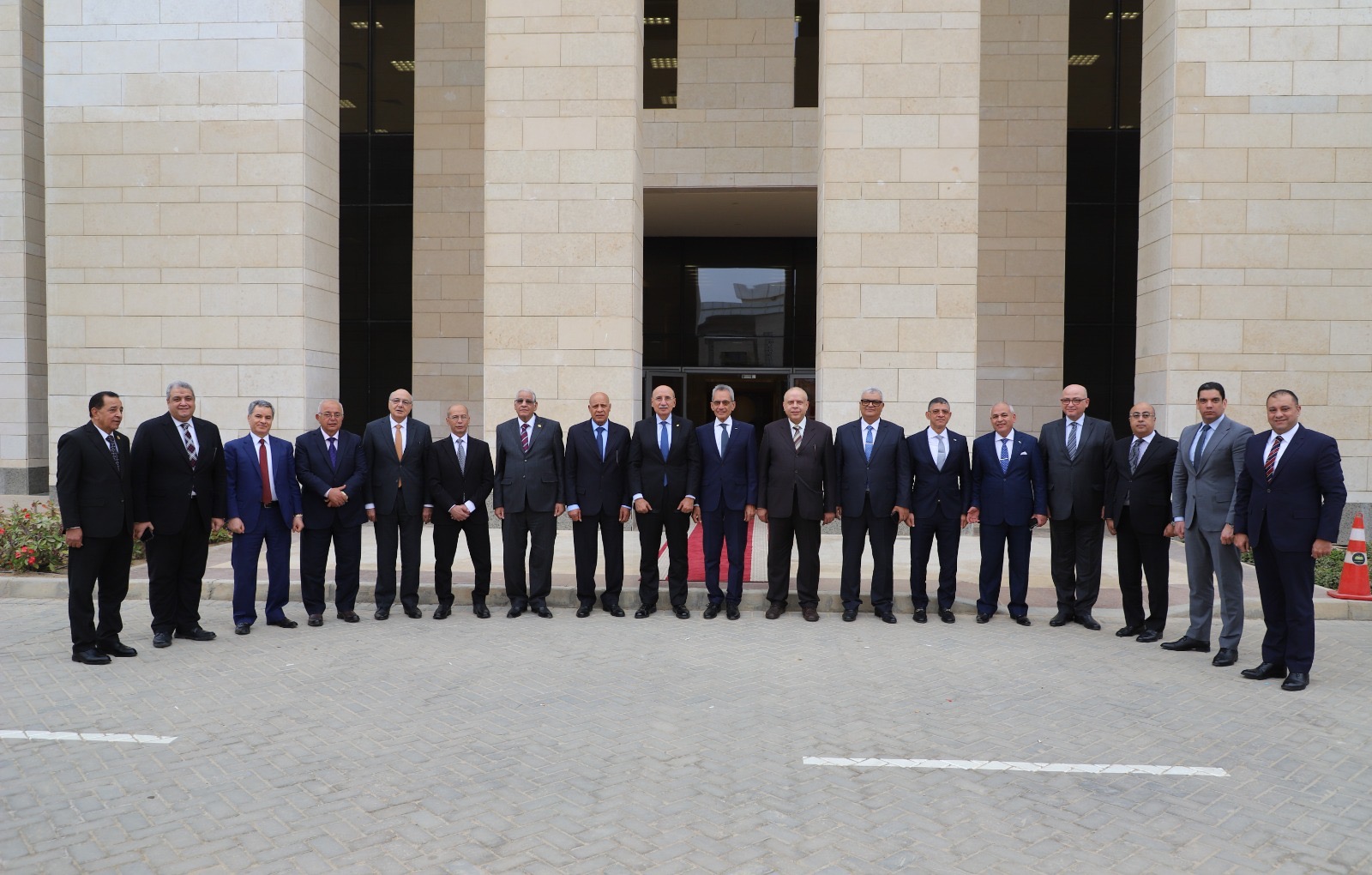 محطة مصر نيوز - رئيس مجلس القضاء الأعلى يهنئ وزير شئون المجالس النيابية بتولي منصبه الجديد