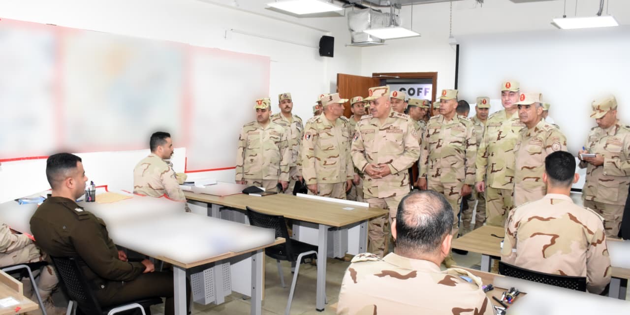 محطة مصر نيوز - الفريق أحمد خليفة رئيس أركان حرب القوات المسلحة يتفقد الأكاديمية العسكرية للدراسات العليا