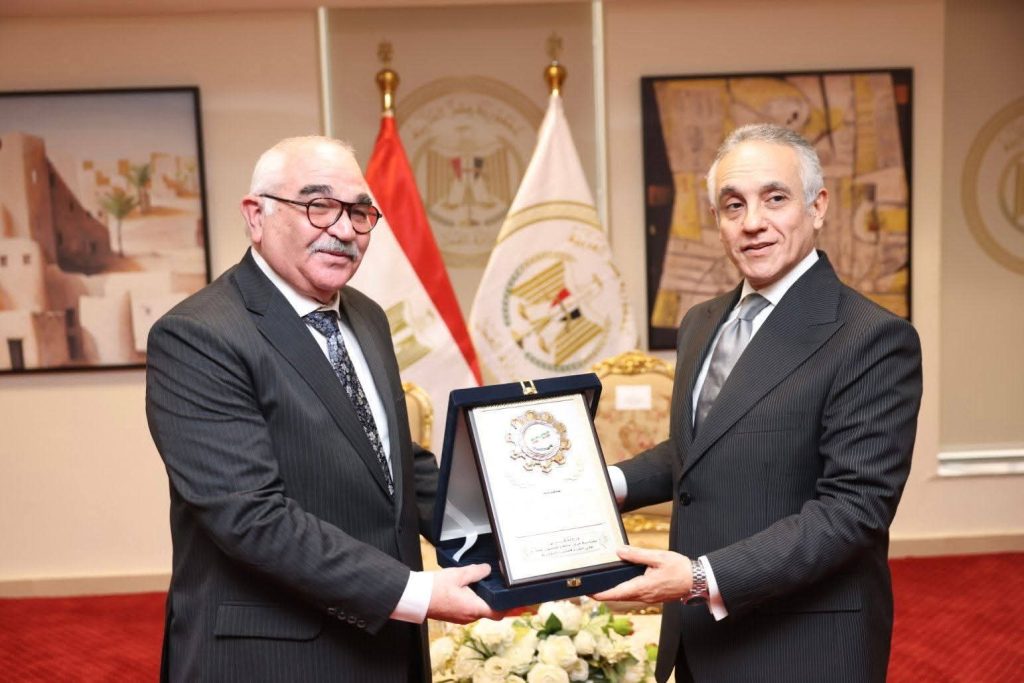 محطة مصر نيوز - رئيس قضايا الدولة يهنئ المستشار محمود الشريف بتولي منصبه الجديد وزيراً للعدل