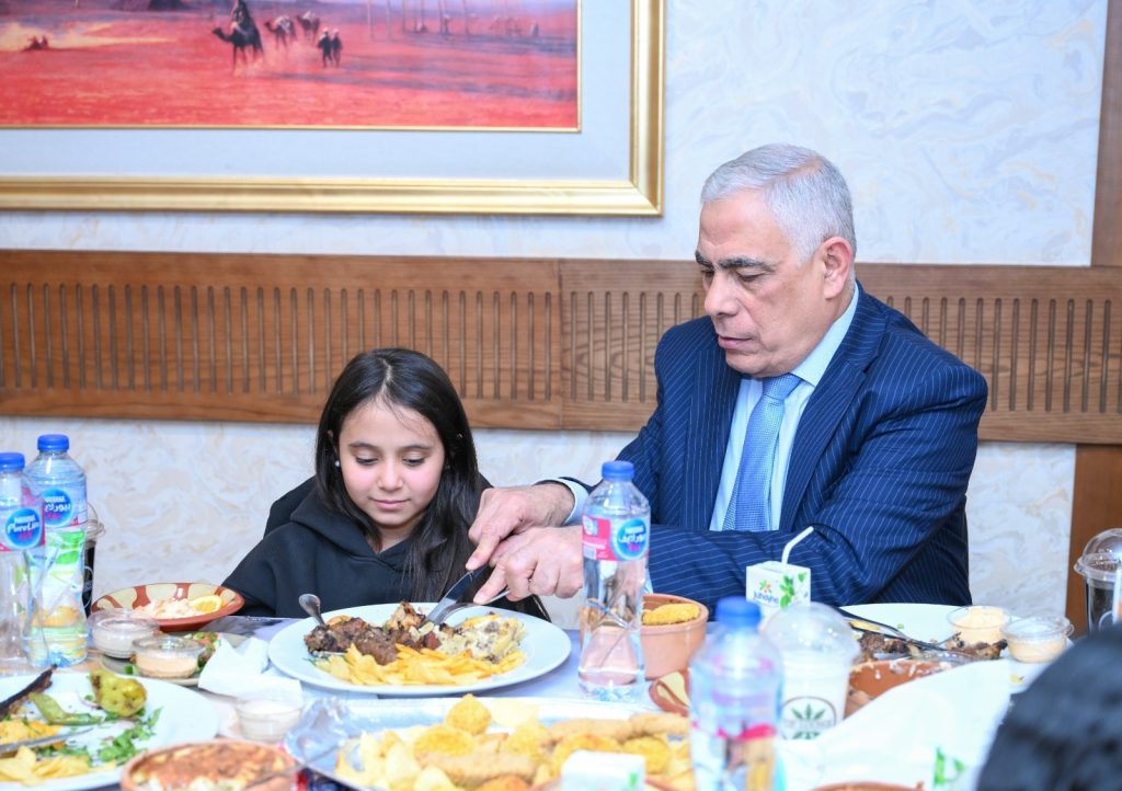 محطة مصر نيوز - النائب العام يستقبل عددًا من أطفال مستشفى 57957 على مأدبة إفطار شهر رمضان المبارك