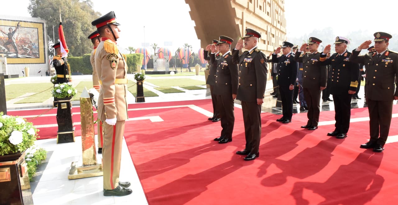 محطة مصر نيوز - بمناسبة الإحتفال بيوم الشهيد.. الرئيس السيسي يُنيب وزير الدفاع لوضع إكليل من الزهور على النصب التذكاري لشهداء القوات المسلحة