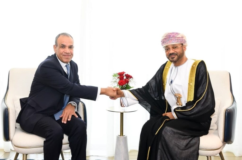 أخبار مصر والعالم لحظة بلحظة - وزير الخارجية يلتقى مع نظيره العُماني فى مسقط ويتناول مسار التصعيد العسكري الراهن