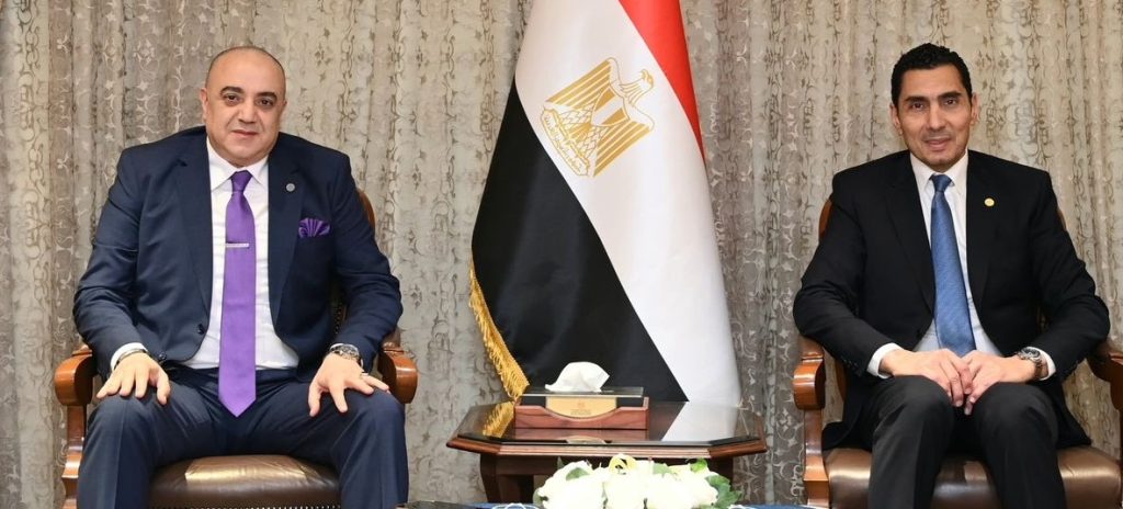أخبار مصر والعالم لحظة بلحظة - وزير الرياضة يستقبل رئيس نادي الشمس