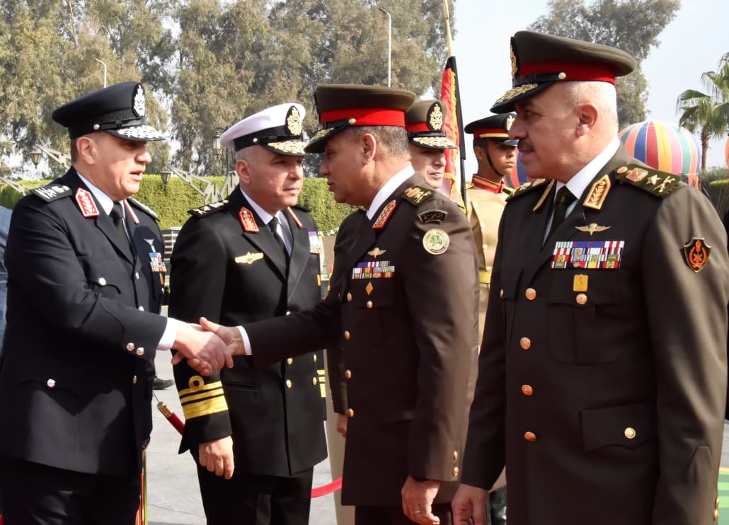 محطة مصر نيوز - بمناسبة الإحتفال بيوم الشهيد.. الرئيس السيسي يُنيب وزير الدفاع لوضع إكليل من الزهور على النصب التذكاري لشهداء القوات المسلحة