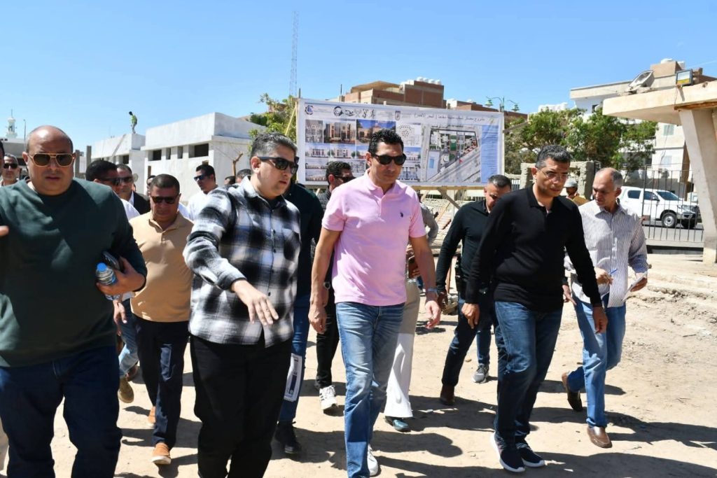 محطة مصر نيوز - وزير الشباب والرياضة ومحافظ البحر الأحمر يتفقدان الأعمال الإنشائية بمعسكر الشباب بسفاجا