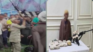 محطة مصر نيوز - ضبط شخص يرتدي ملابس أميرية ويؤدي حركات رقص بسلاح هيكلي بمولد العارف بالله بسوهاج