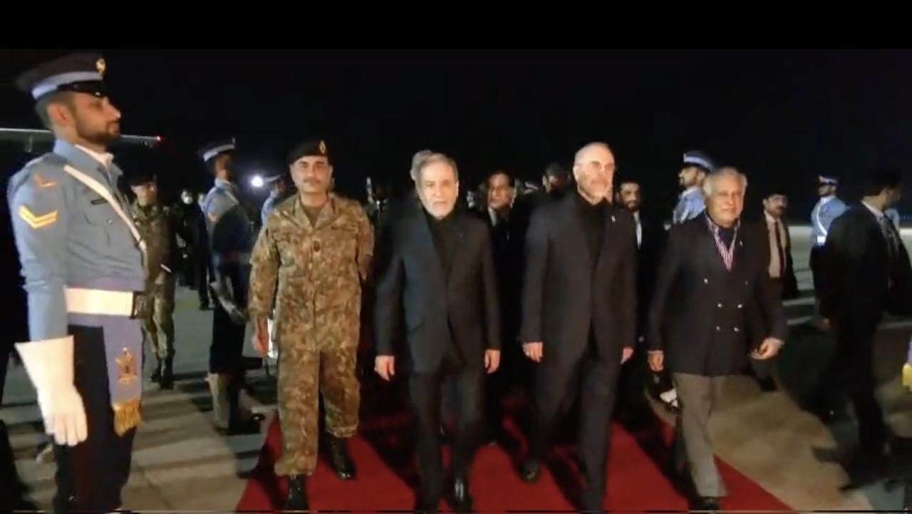 محطة مصر نيوز - وصول وفد تفاوضي إيراني برئاسة «قاليباف» إلى إسلام آباد للتفاوض مع واشنطن