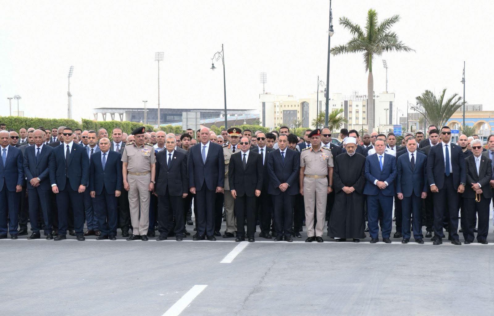 محطة مصر نيوز - الرئيس السيسي يتقدم مشيعي جنازة اللواء كمال مدبولي والد الدكتور مصطفى مدبولي