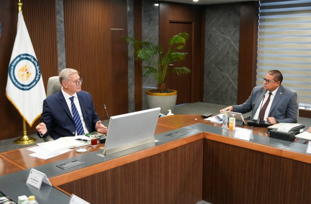 محطة مصر نيوز - وزير البترول يشهد أعمال الجمعية العامة لشركة «كارجاس»