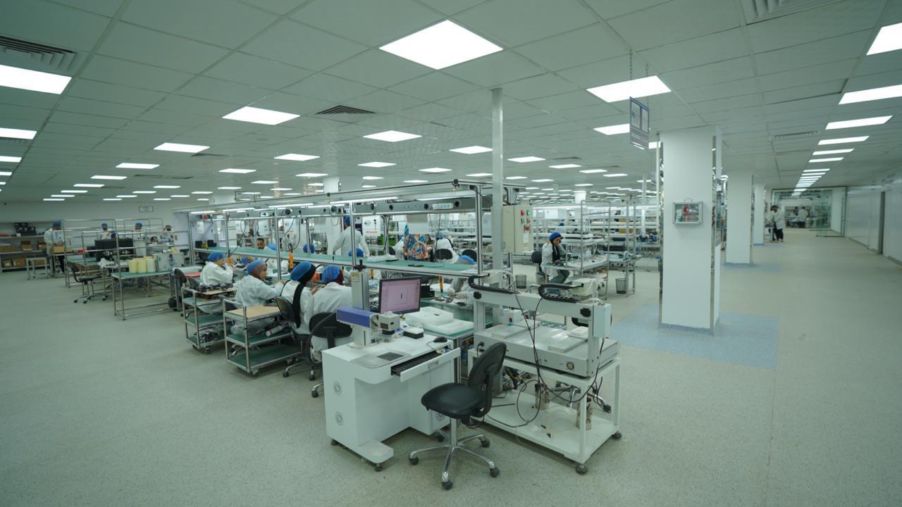 محطة مصر نيوز - منتجات الهيئة العربية للتصنيع «زيروتك» تحصل على اعتماد MFi من Apple العالمية