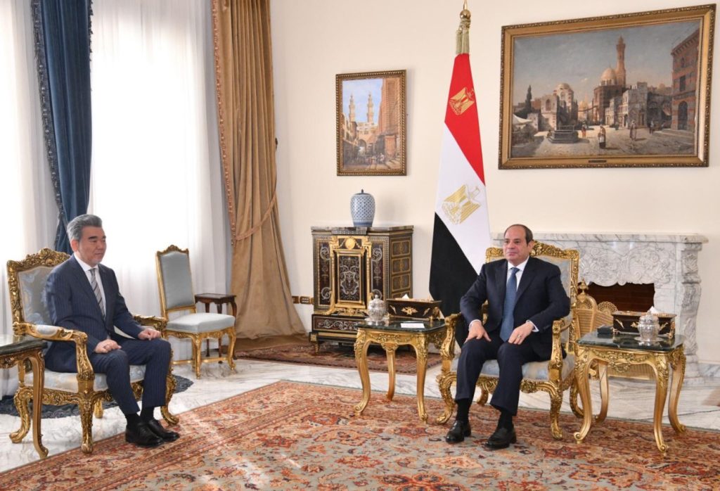 محطة مصر نيوز - الرئيس السيسي يبحث مع رئيس جامعة هيروشيما اليابانية الاستفادة من تطبيقات التكنولوجيا الحديثة في التعليم