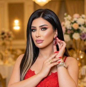 محطة مصر نيوز - سينا سالم.. حين تتحول الكاميرا إلى منصة تتوّج «التوب موديل»