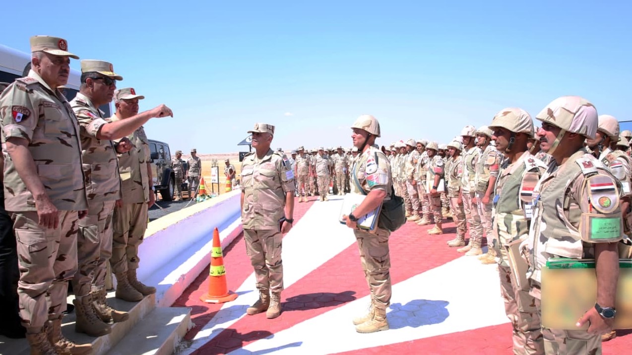محطة مصر نيوز - وزير الدفاع والإنتاج الحربي يشهد تنفيذ المرحلة الرئيسية للمشروع التكتيكى بجنود «بدر 2026» بالذخيرة الحية