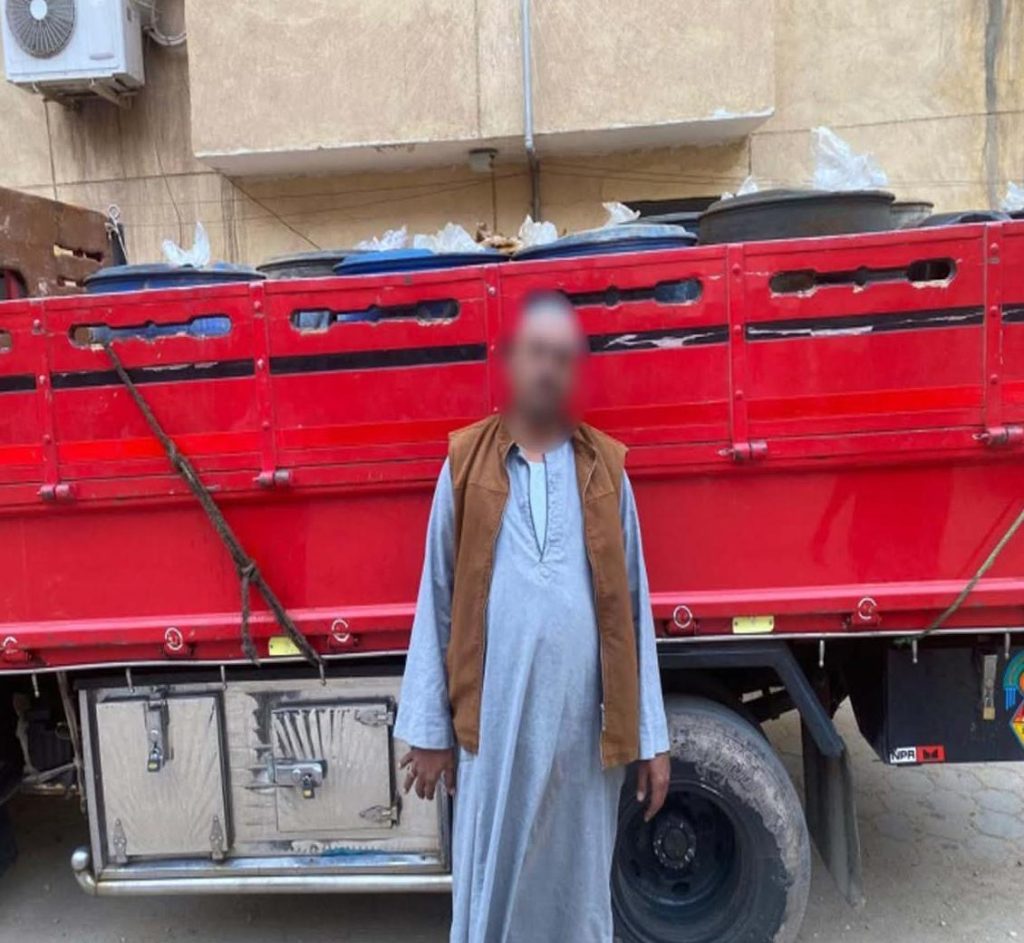 ضبط سائق بحوزته أكثر من 2 طن سولار لتجميعها وبيعها في السوق السوداء بأسوان أخبار مصر - ضبط سائق بحوزته أكثر من 2 طن سولار لتجميعها وبيعها في السوق السوداء بأسوان