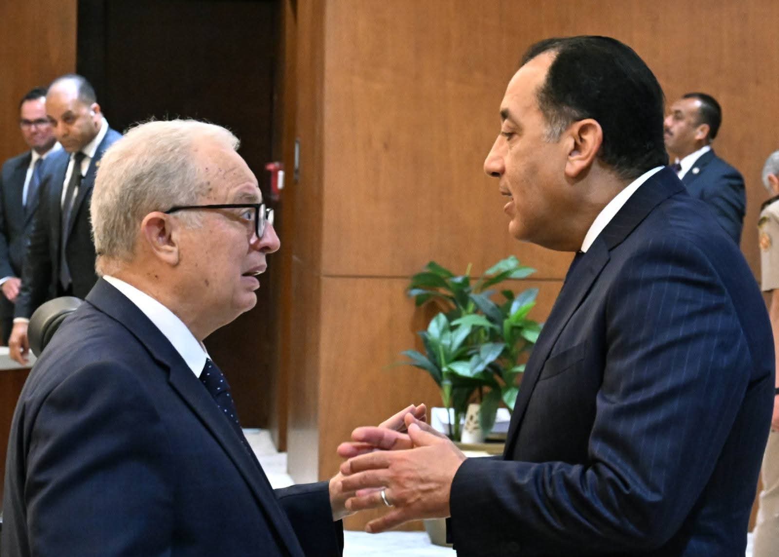 أخبار مصر والعالم لحظة بلحظة - مدبولي: طرح كميات كبيرة من اللحوم والسلع استعدادًا لعيد الأضحى.. وتكثيف الرقابة على الأسواق