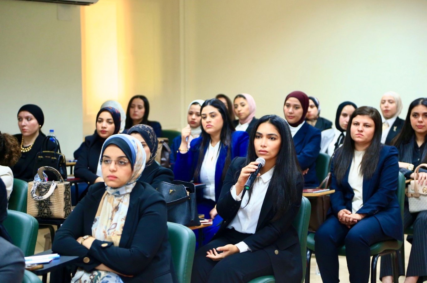 أخبار مصر والعالم لحظة بلحظة - «القيم والتقاليد القضائية» في دورة تدريبية بالنيابة الإدارية