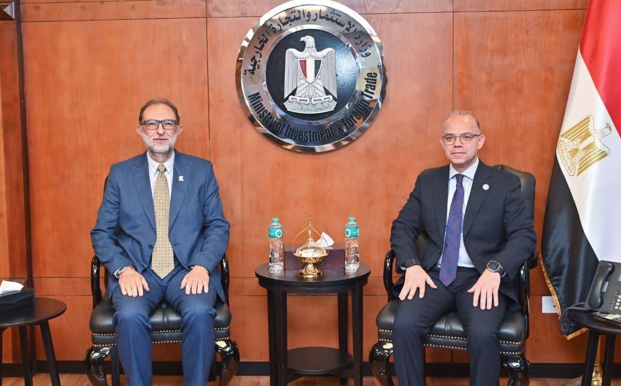 أخبار مصر والعالم لحظة بلحظة - وزير الاستثمار يشهد توقيع بروتوكول تعاون بين سلامة الغذاء والتمثيل التجاري لدعم الصادرات وفتح أسواق جديدة