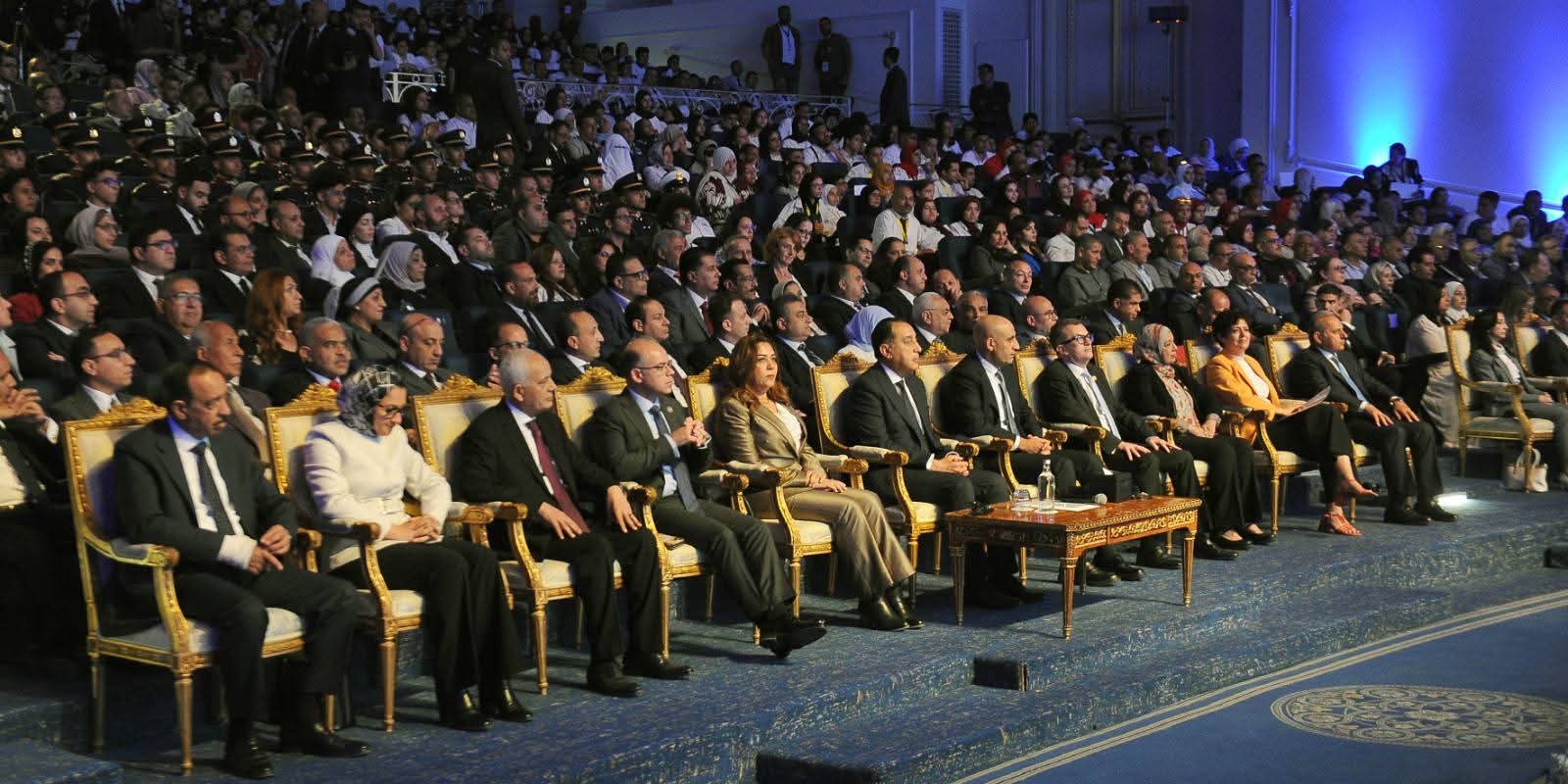 أخبار مصر والعالم لحظة بلحظة - مدبولي يشهد إطلاق "مبادرة المليون رخصة دولية" و"مرصد سوق العمل الدولي" لتأهيل الشباب لمتطلبات الاقتصاد الرقمي