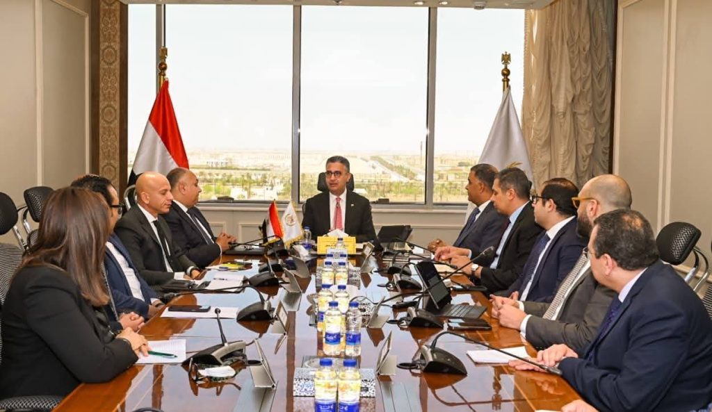 أخبار مصر والعالم لحظة بلحظة - وزير التموين يتابع منظومة كارت الخدمات الحكومية الموحد لتعزيز التحول الرقمي وتطوير الخدمات