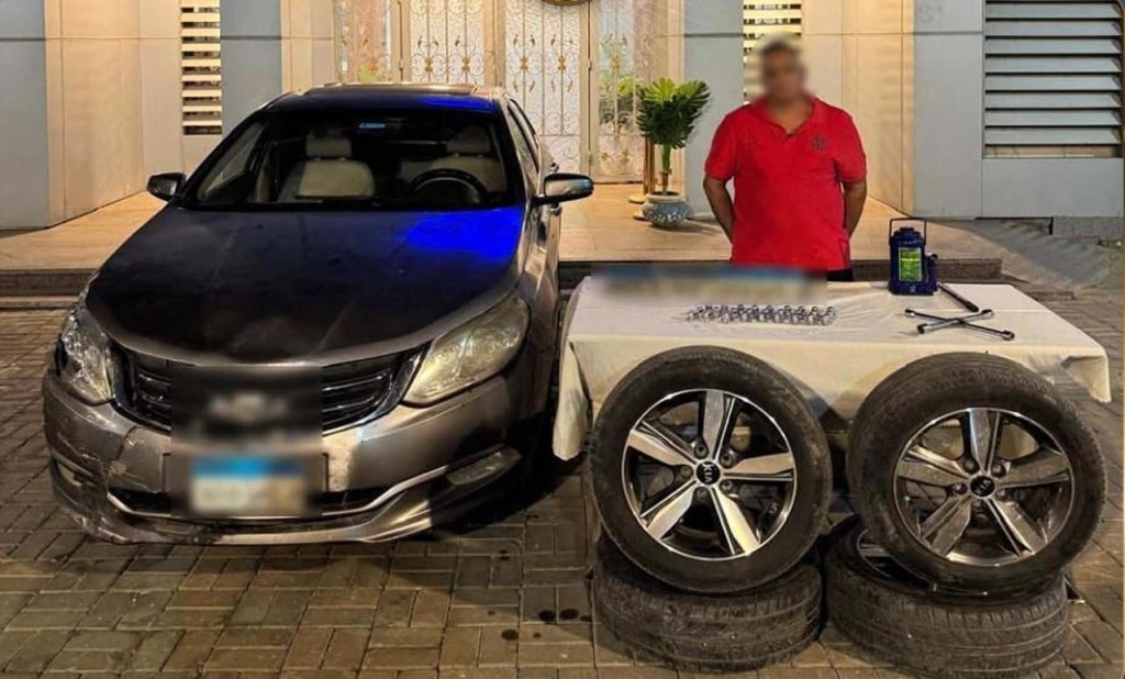 سقوط لص إطارات السيارات بمدينة نصر.. ضبط المتهم وبحوزته سيارة بلوحات مزيفة بالقاهرة أخبار مصر والعالم لحظة بلحظة - سقوط لص إطارات السيارات بمدينة نصر.. ضبط المتهم وبحوزته سيارة بلوحات مزيفة بالقاهرة