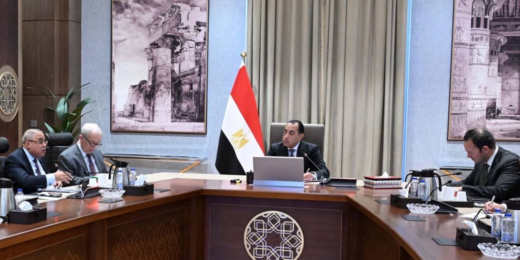 أخبار مصر والعالم لحظة بلحظة - مدبولي: طرح حصص الشركات المقيدة بالبورصة قبل نهاية 2026 ونقل تبعية شركات قطاع الأعمال قبل 30 يونيو