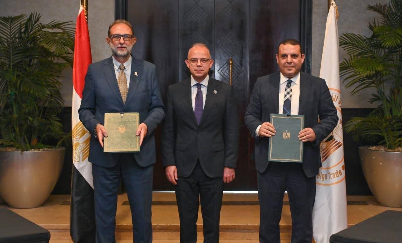 أخبار مصر والعالم لحظة بلحظة - وزير الاستثمار يشهد توقيع بروتوكول تعاون بين سلامة الغذاء والتمثيل التجاري لدعم الصادرات وفتح أسواق جديدة