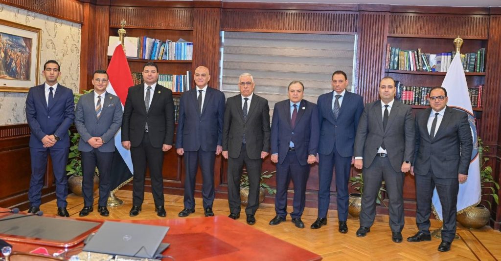 النائب العام يستقبل عددًا من رؤساء الاستئناف لعرض كشوف إنجاز القضايا بدوائر نياباتهم أخبار مصر والعالم لحظة بلحظة - النائب العام يستقبل عددًا من رؤساء الاستئناف لعرض كشوف إنجاز القضايا بدوائر نياباتهم
