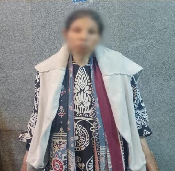العثور على سيدة متغيبة تعاني من مرض نفسي داخل حديقة بالمطرية وتسليمها لأهلها أخبار مصر والعالم لحظة بلحظة - العثور على سيدة متغيبة تعاني من مرض نفسي داخل حديقة بالمطرية وتسليمها لأهلها