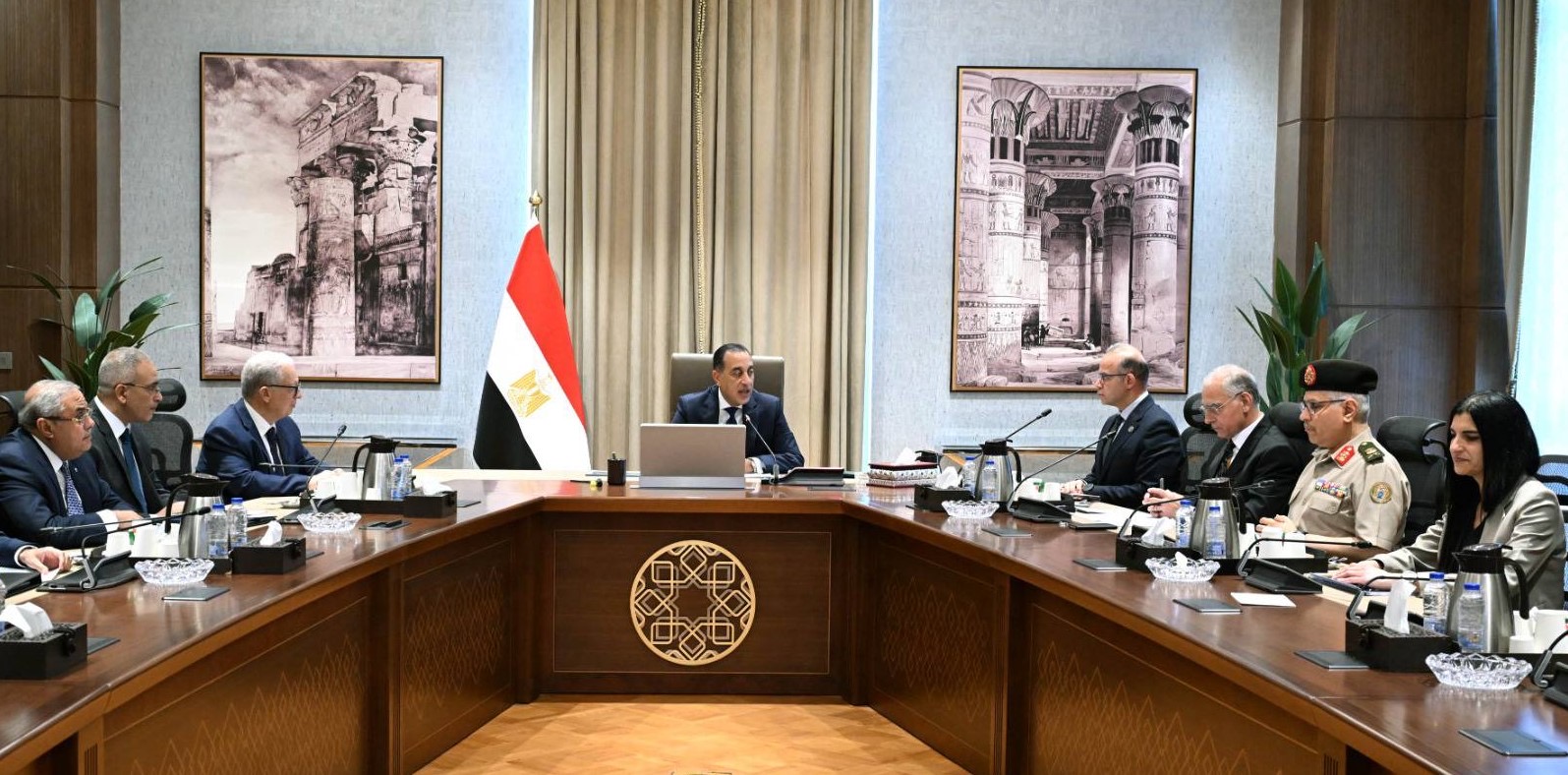 أخبار مصر والعالم لحظة بلحظة - من بينها مجموعة من الشركات التابعة للقوات المسلحة: رئيس الوزراء يتابع موقف طرح عدد من الشركات في البورصة