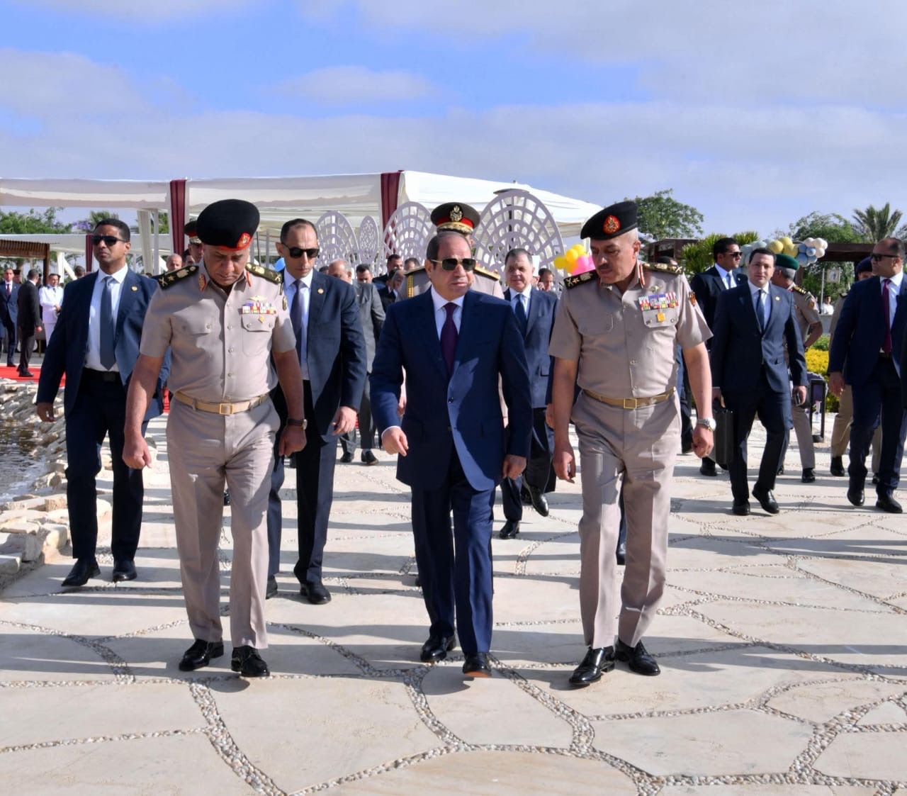 أخبار مصر والعالم لحظة بلحظة - الرئيس السيسي يؤدي صلاة عيد الأضحى بمسجد الرحمن الرحيم بالعاصمة الجديدة