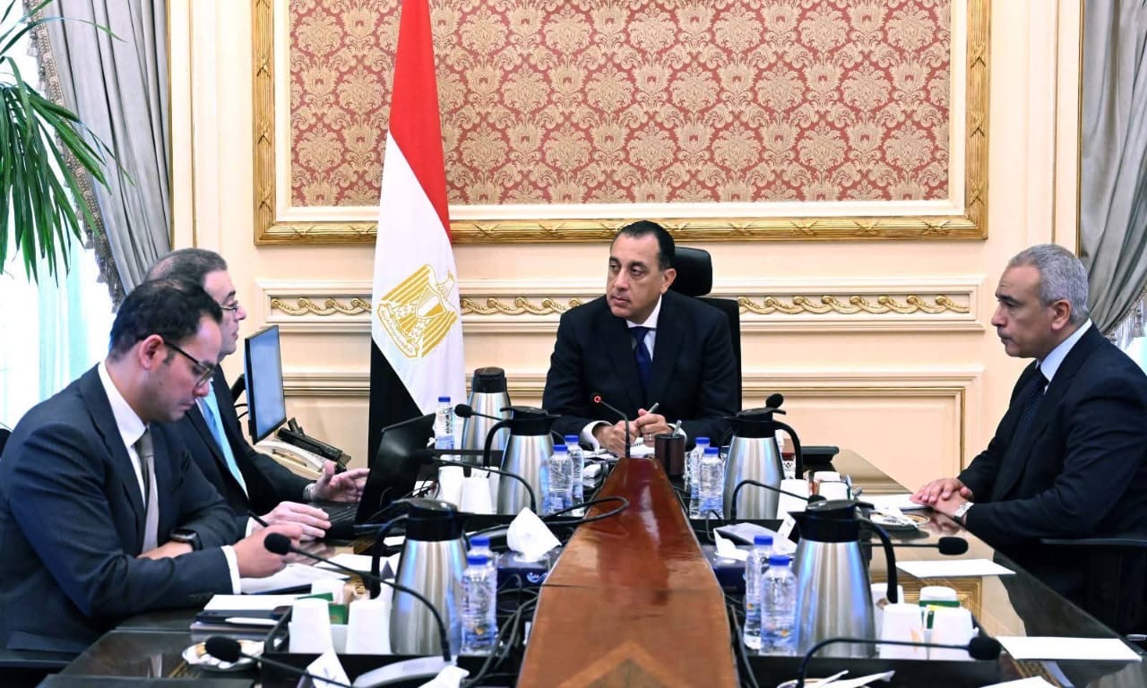 أخبار مصر والعالم لحظة بلحظة - مدبولي يتابع جهود الإصلاح الإداري وتطوير الأداء الحكومي مع رئيس التنظيم والإدارة