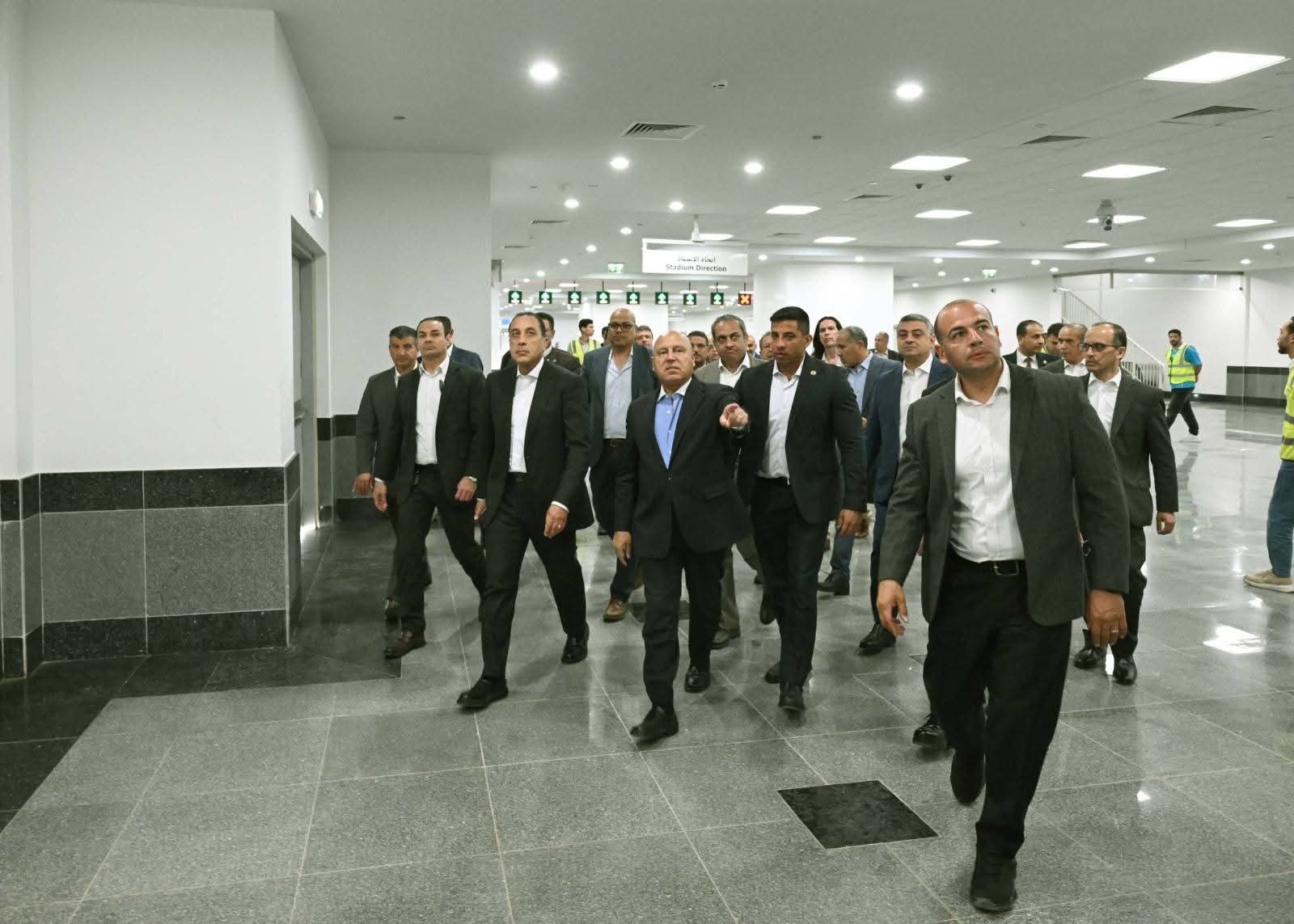 أخبار مصر والعالم لحظة بلحظة - مستقلاً أحد قطاراته.. رئيس الوزراء يتفقد المرحلتين الأولى والثانية من مشروع مونوريل شرق النيل