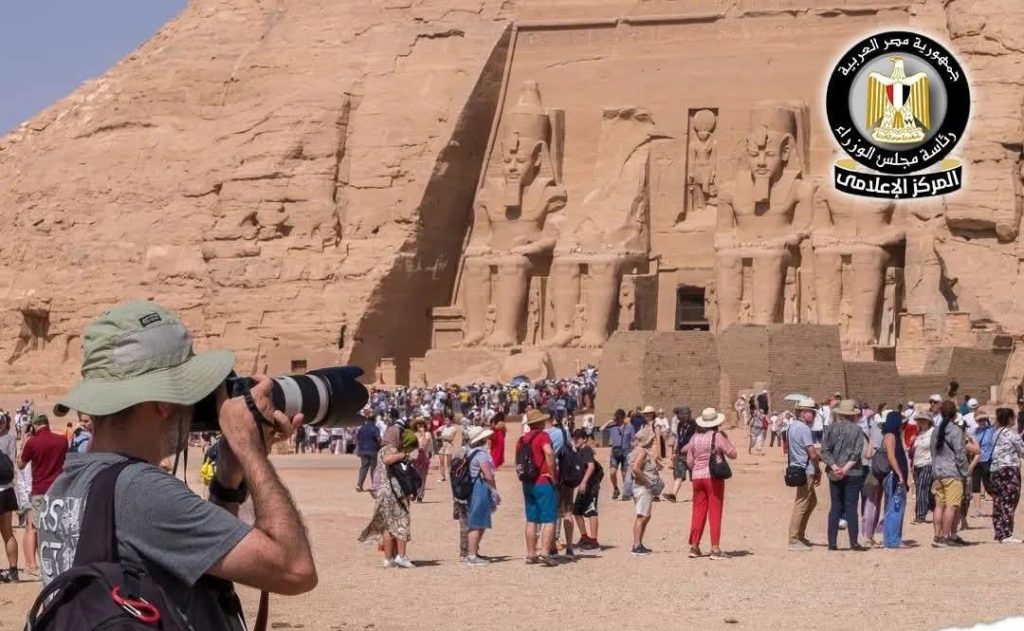 أخبار مصر والعالم لحظة بلحظة - نمو سياحي لافت .. مصر تستقبل 6.1 مليون سائح خلال أول 4 أشهر من 2026 وتستهدف 30 مليون زائر بحلول 2030