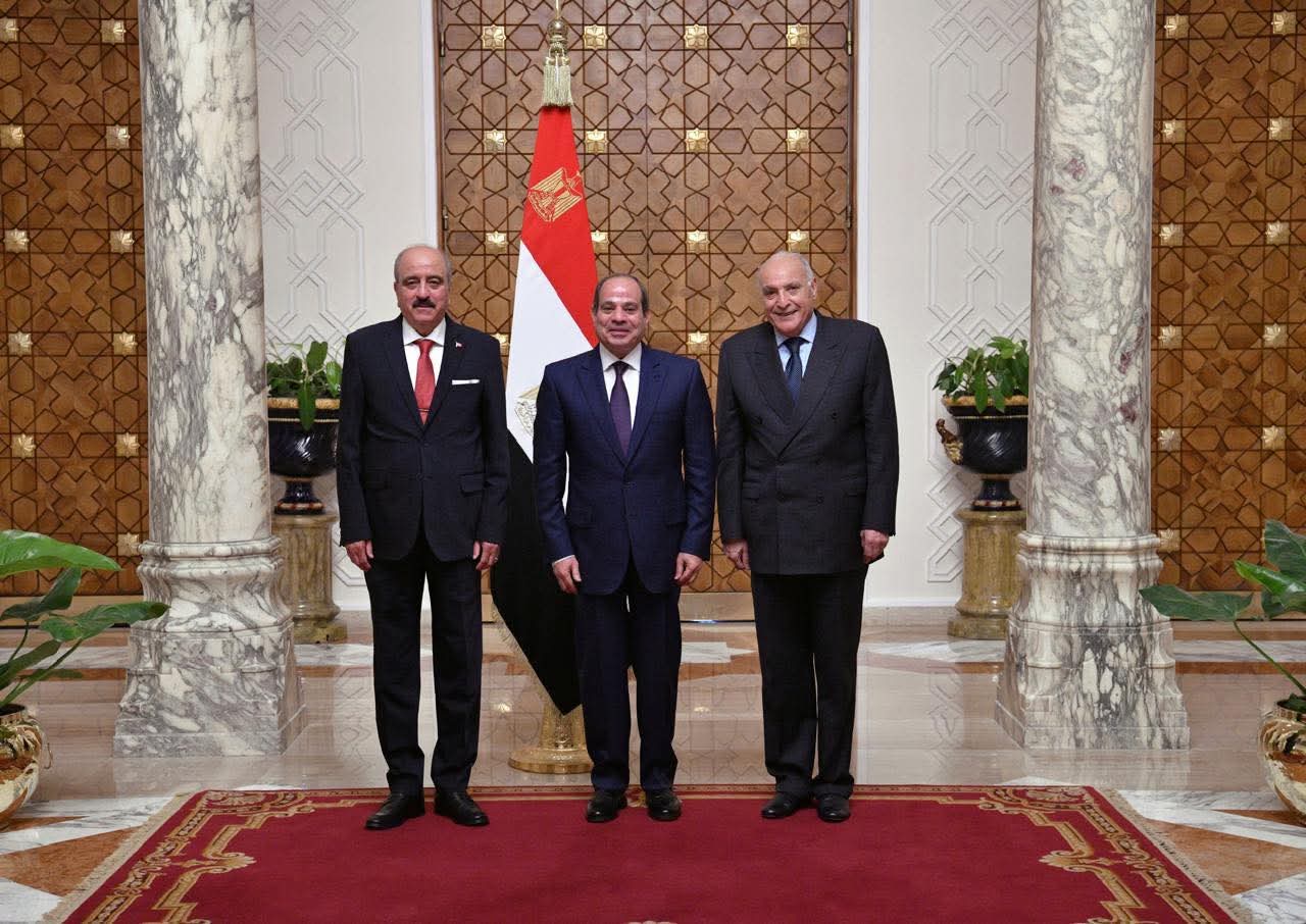 أخبار مصر والعالم لحظة بلحظة - السيسي يؤكد أهمية التنسيق المصري الجزائري التونسي لدعم استقرار ليبيا والمنطقة
