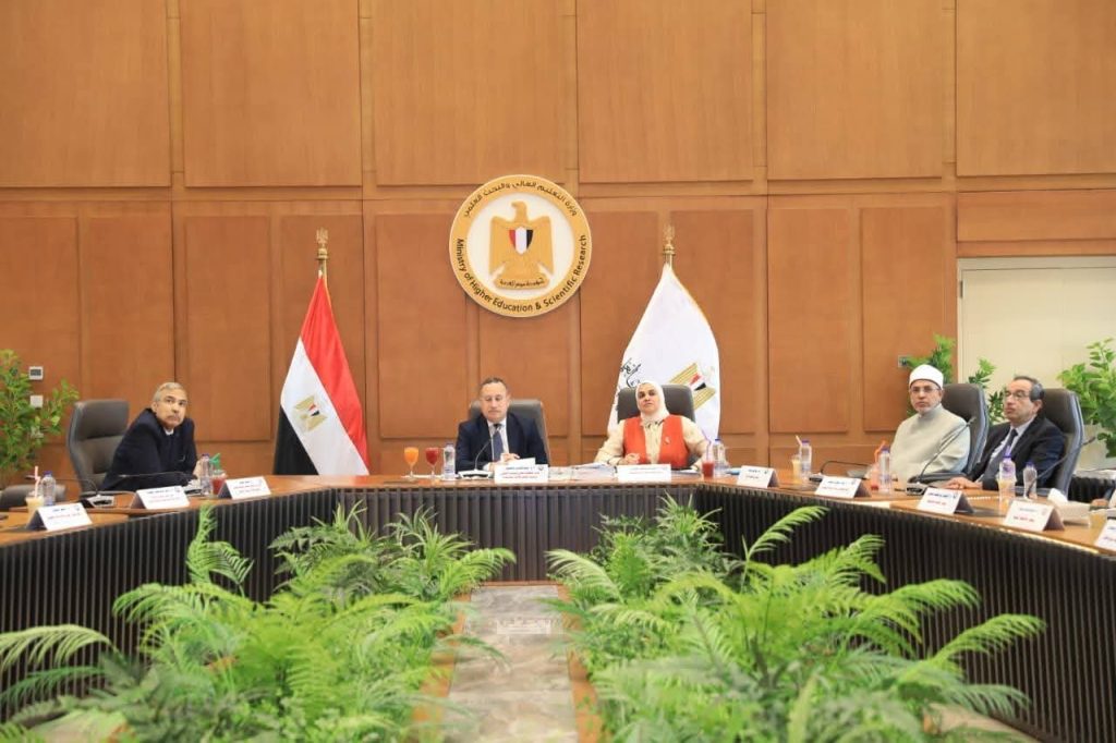 وزير التعليم العالي يترأس اجتماع المجلس الأعلى للجامعات ويصدر توجيهات لتدويل التعليم وربط البرامج بسوق العمل والتحول الرقمي أخبار مصر والعالم لحظة بلحظة - وزير التعليم العالي يترأس اجتماع المجلس الأعلى للجامعات ويصدر توجيهات لتدويل التعليم وربط البرامج بسوق العمل والتحول الرقمي