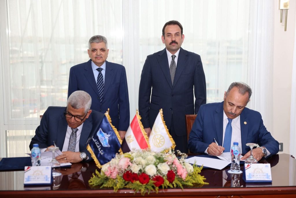 هيئة قناة السويس وجهاز مستقبل مصر يوقعان بروتوكولًا لتطوير وتطهير البحيرات المصرية أخبار مصر والعالم لحظة بلحظة - هيئة قناة السويس وجهاز مستقبل مصر يوقعان بروتوكولًا لتطوير وتطهير البحيرات المصرية