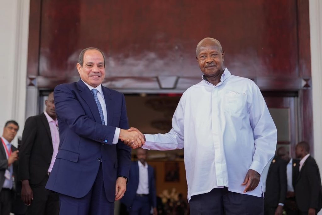 أخبار مصر والعالم لحظة بلحظة - الرئيس السيسي يلتقي بالرئيس الأوغندي بالقصر الرئاسي بمدينة عنتيبي
