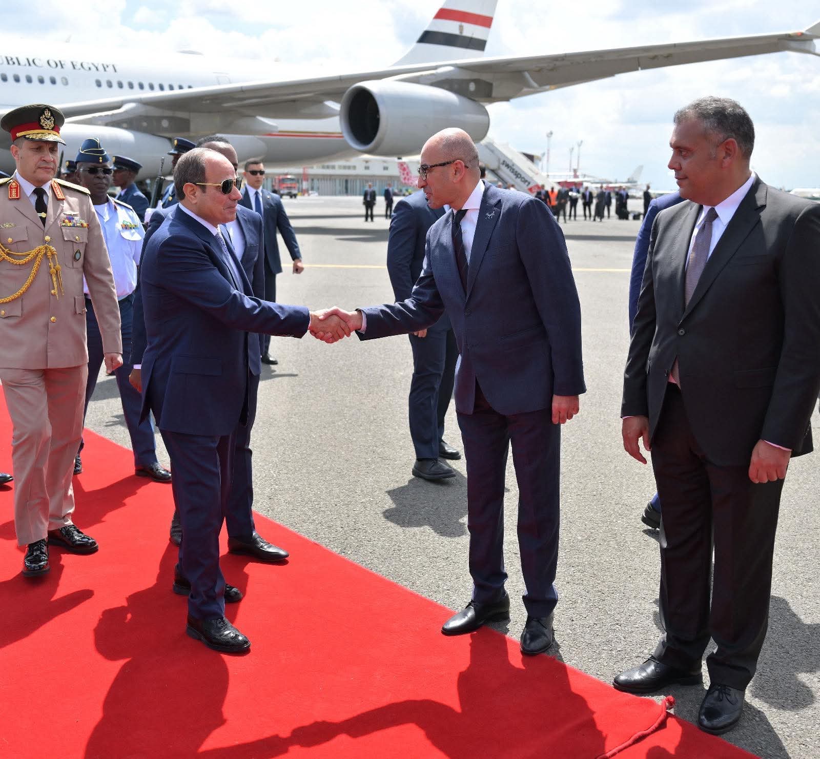 أخبار مصر - الرئيس السيسي يصل نيروبي للمشاركة في قمة إفريقيا–فرنسا وحرس الشرف يستقبله رسميًا