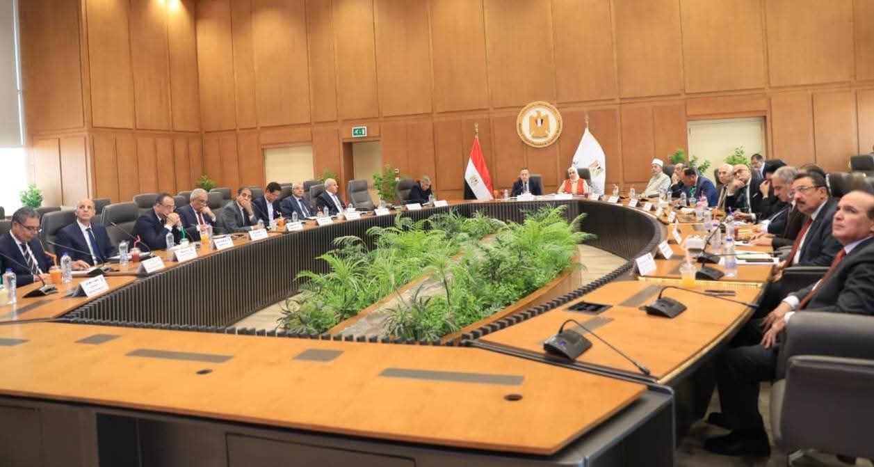 أخبار مصر والعالم لحظة بلحظة - وزير التعليم العالي يترأس اجتماع المجلس الأعلى للجامعات ويصدر توجيهات لتدويل التعليم وربط البرامج بسوق العمل والتحول الرقمي