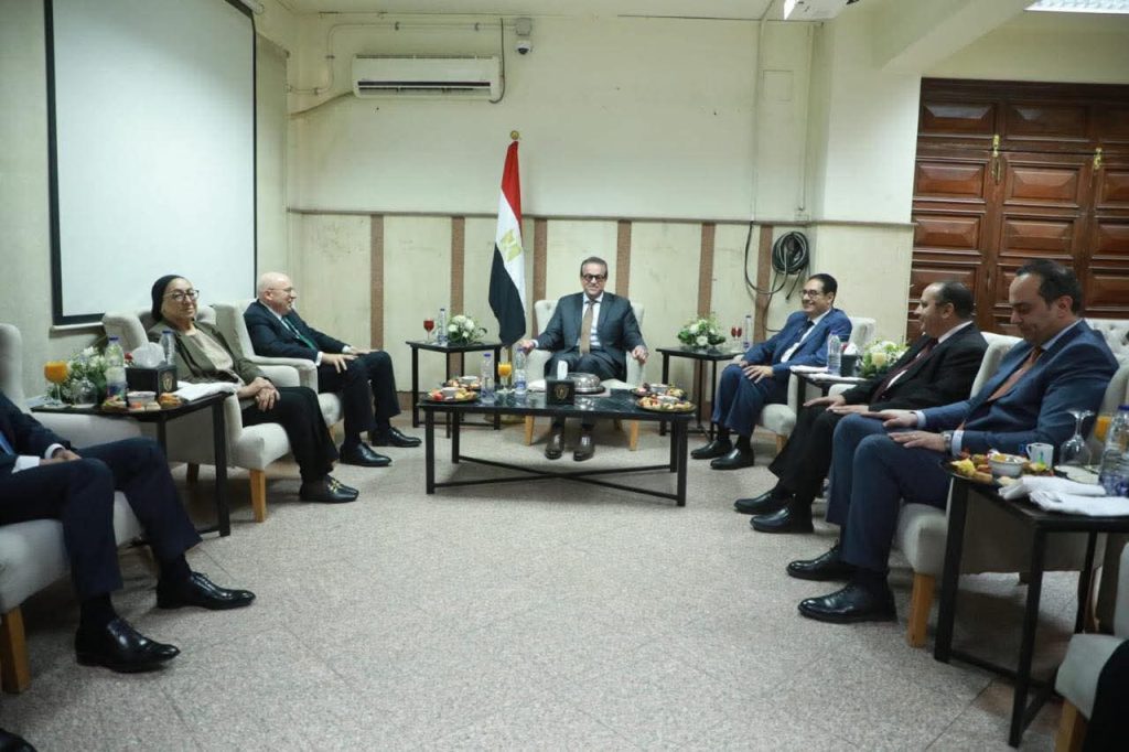 أخبار مصر والعالم لحظة بلحظة - وزير الصحة يشارك في مناقشة رسالة دكتوراه حول «مبادرة 100 مليون صحة ودورها في تطوير القطاع الصحي المصري»