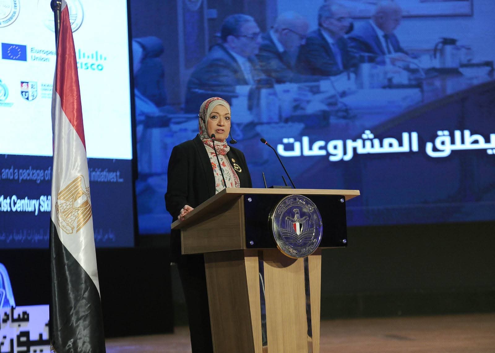 أخبار مصر والعالم لحظة بلحظة - مدبولي يشهد إطلاق "مبادرة المليون رخصة دولية" و"مرصد سوق العمل الدولي" لتأهيل الشباب لمتطلبات الاقتصاد الرقمي