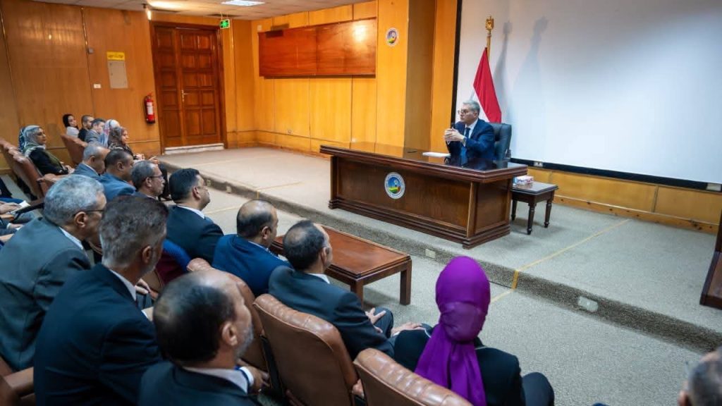 وزير البترول يبحث مع الكوادر الشابة تطوير الاستثمار التعديني ورفع تصنيف مصر عالميًا أخبار مصر والعالم لحظة بلحظة - وزير البترول يبحث مع الكوادر الشابة تطوير الاستثمار التعديني ورفع تصنيف مصر عالميًا