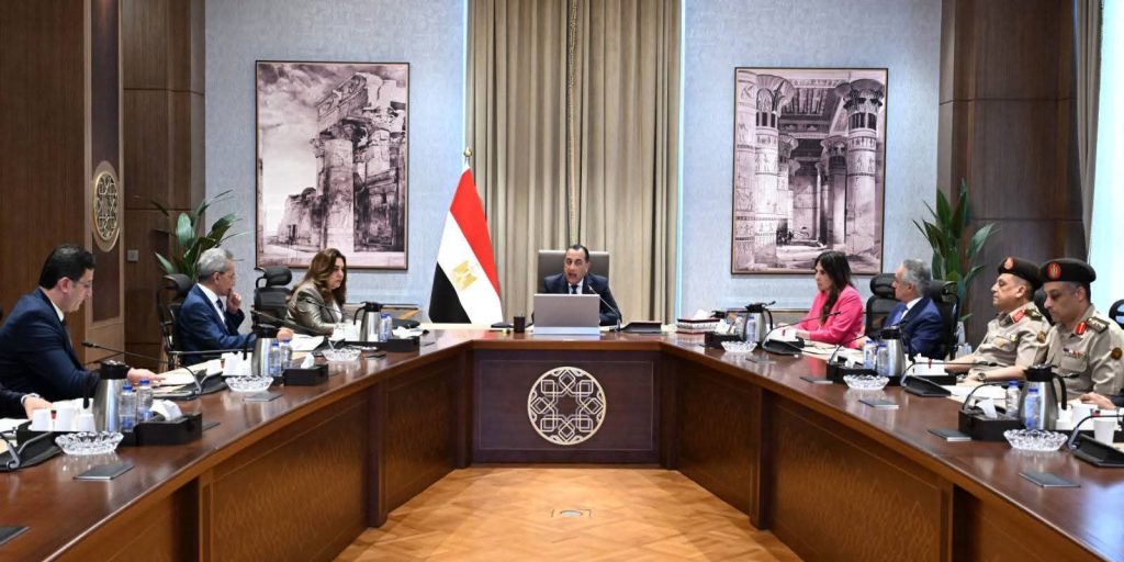 أخبار مصر والعالم لحظة بلحظة - مدبولي يتابع ملف التصالح على مخالفات البناء ويؤكد: تبسيط الإجراءات دون تعقيد وإغلاق الملف نهائيًا