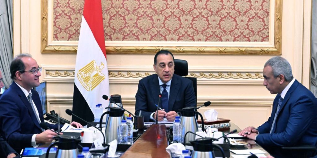 الحكومة تبدأ التحول نحو السيارات الكهربائية وتوجيهات ببدء التعاقد على أول دفعة للمسؤولين محطة مصر نيوز - الحكومة تبدأ التحول نحو السيارات الكهربائية وتوجيهات ببدء التعاقد على أول دفعة للمسؤولين